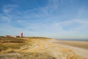 Texel strand vuurtoren - Voordeeluitjes.nl - vakantieblog
