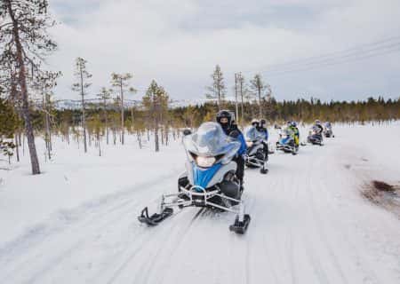 sneeuwscooter-Wintersport-Voordeeluitjes-Vakantieblog